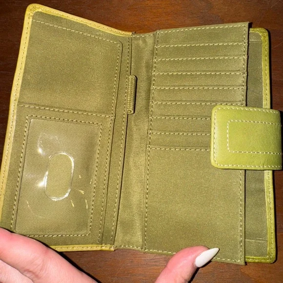 Fossil Green and Pink Floral Wallet - Picture 3 of 4